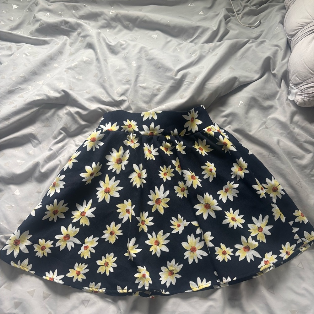 Floral A-Line Skirt - Black with White and Yellow Daisies